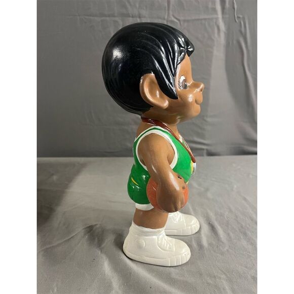 Vintage 1970s Atlantic Mold Boy Basketball Ceramic Figurine Statue - Picture 4 of 6